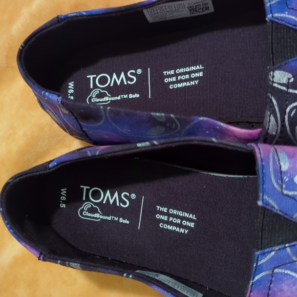 Toms - Picture 5 of 8